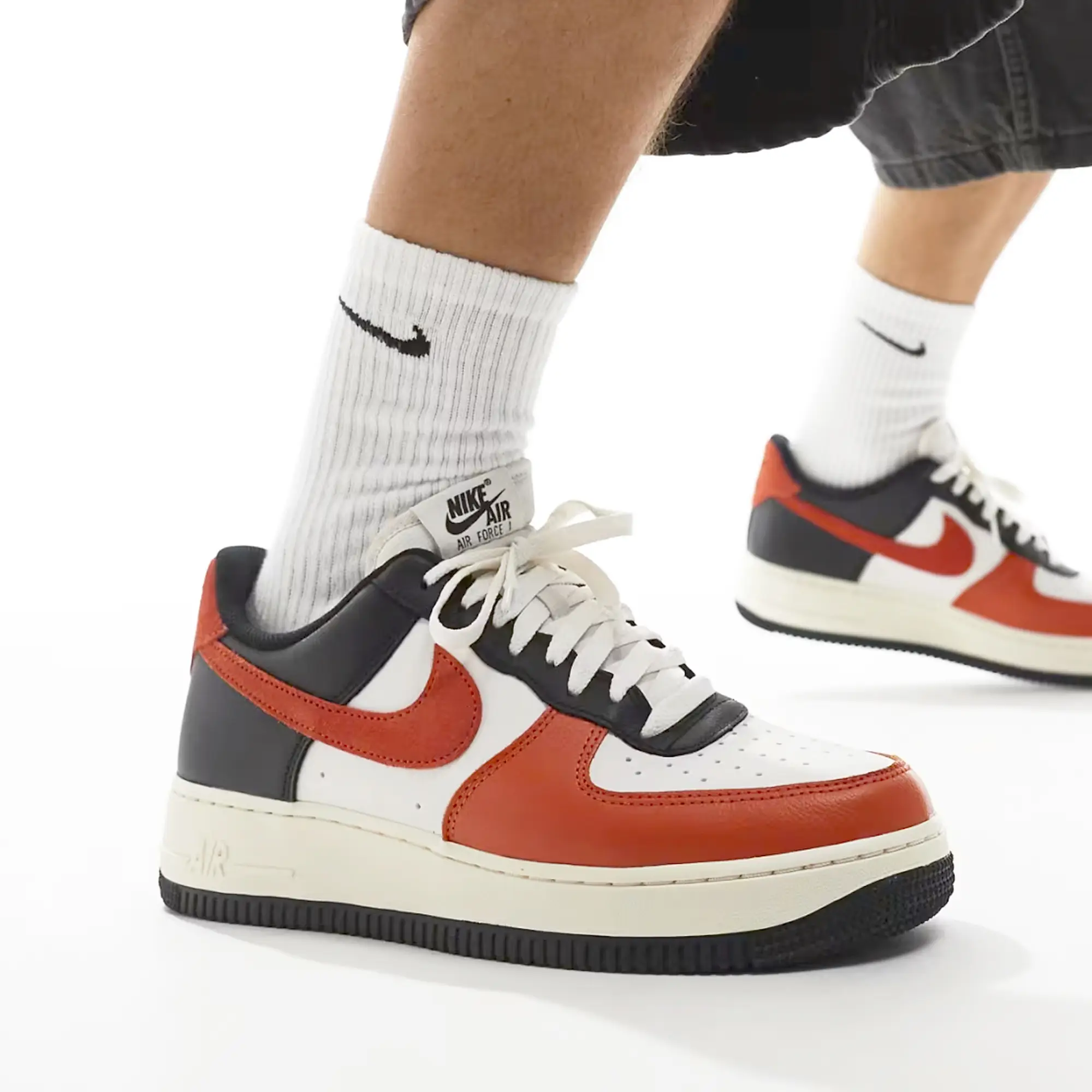 Tenis Nike Air Force 1 07 LV8 Vintage Coral Negro HQ4987 010