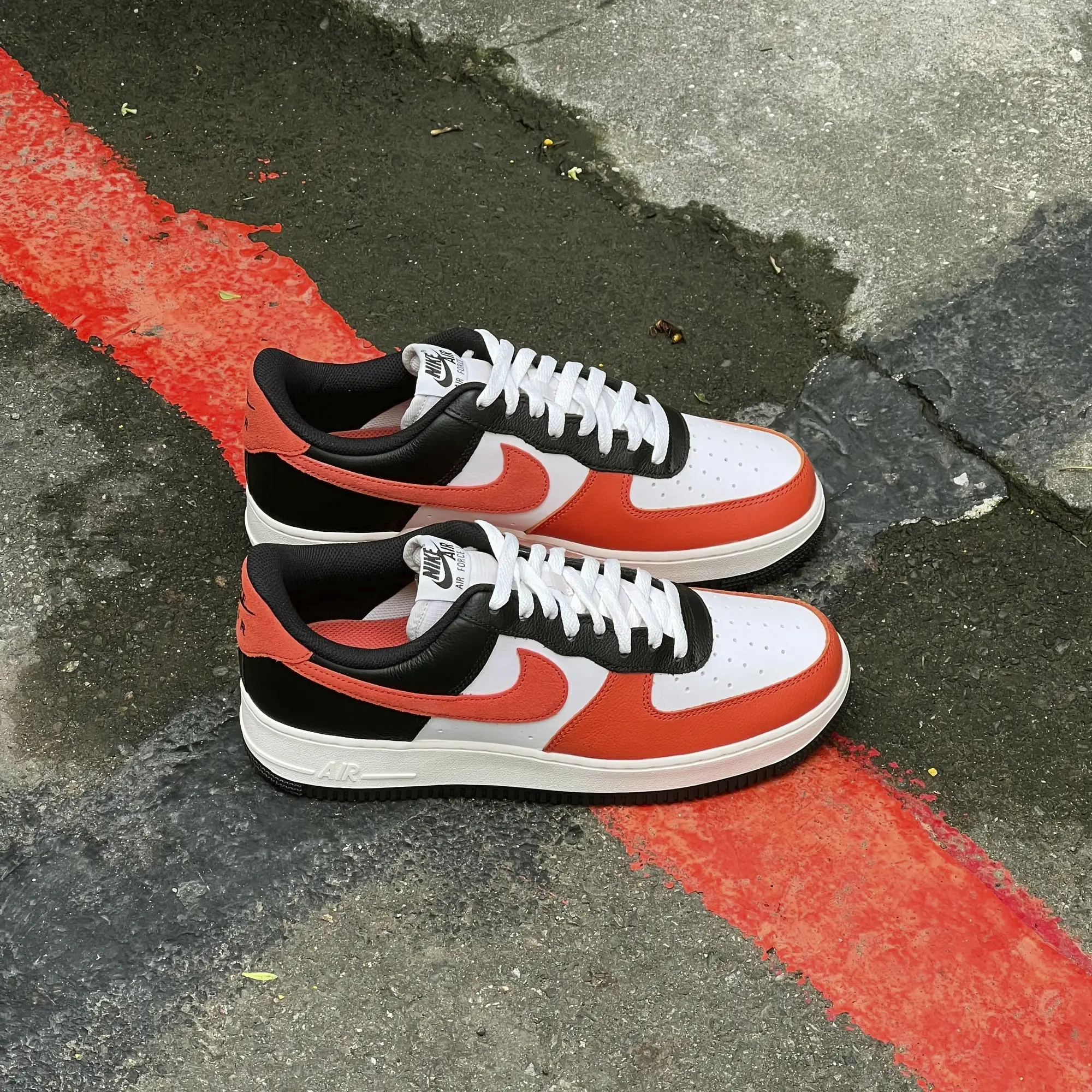 Tenis Nike Air Force 1 07 LV8 Vintage Coral Negro HQ4987 010